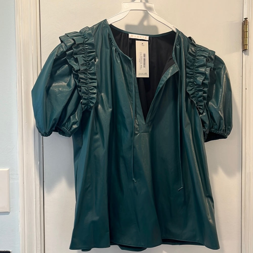 NWT Karlie teal/green pleather ruffle puff sleeve top medium